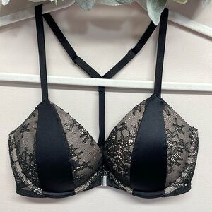 NWOT Victoria’s Secret Very Sexy Plunge Push-up Front Close Bra Satin & Lace 32D